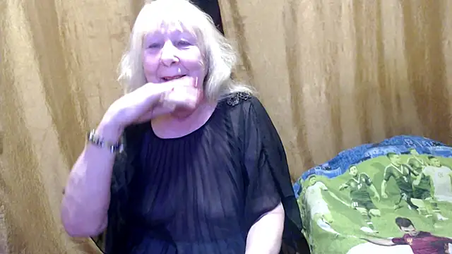 Snapshot of _Estelitta_5 chatting on February 2025 02:04:01 PM  Estelitta 5 online show from February 2025 02:04:01 PM