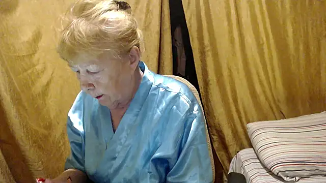 Snapshot of _Estelitta_5 chatting on October 2025 07:48:01 PM  Estelitta 5 online show from October 2025 07:48:01 PM