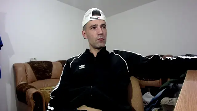 I like older menn online show from February 2026 06:13:02 AM