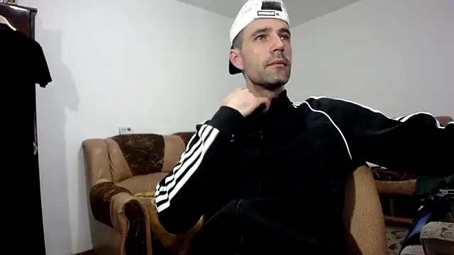 I like older menn online show from February 2026 05:50:02 AM