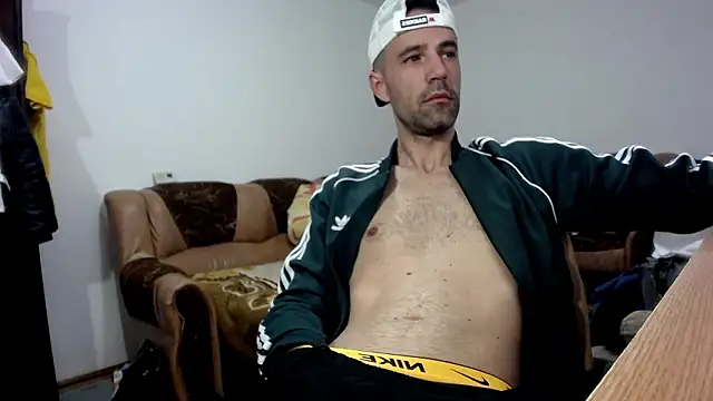 I like older menn online show from March 2026 06:07:01 AM