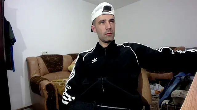 I like older menn online show from February 2026 05:51:01 AM