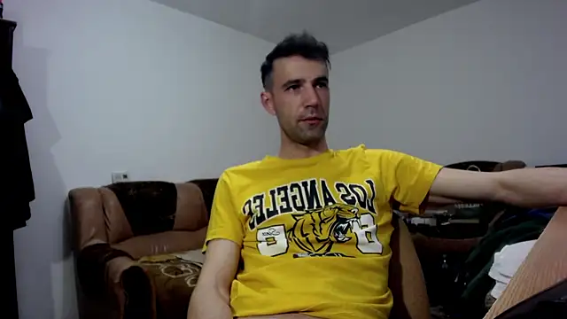 I like older menn online show from March 2026 07:20:01 AM