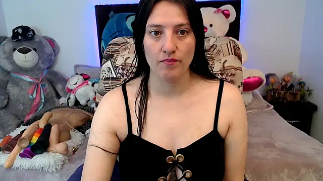 Lorenahot 06 online show from November 2025 06:00:02 PM