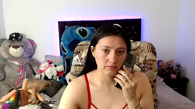 Lorenahot 06 online show from December 2025 06:30:01 PM