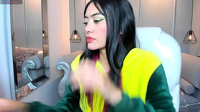 AzuraKindong online show from January 2026 07:20:01 PM