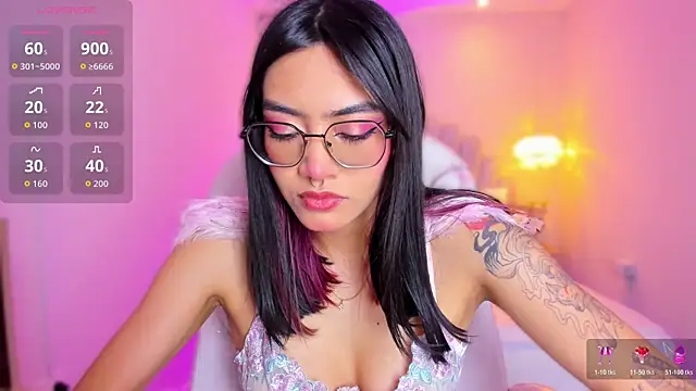 AzuraKindong online show from April 2026 07:19:01 PM