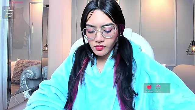 AzuraKindong online show from January 2026 07:21:01 PM