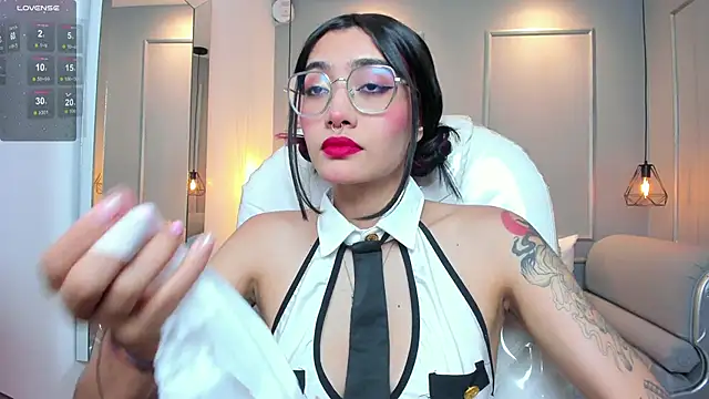 AzuraKindong online show from December 2025 07:35:01 PM