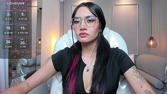 AzuraKindong online show from November 2025 07:29:01 PM