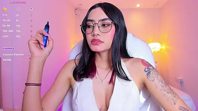 AzuraKindong online show from April 2026 07:14:01 PM