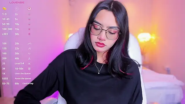 AzuraKindong online show from April 2026 12:01:01 PM