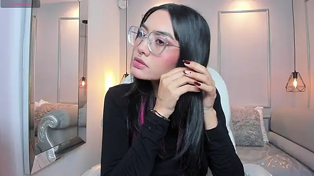 AzuraKindong online show from November 2025 07:07:01 PM