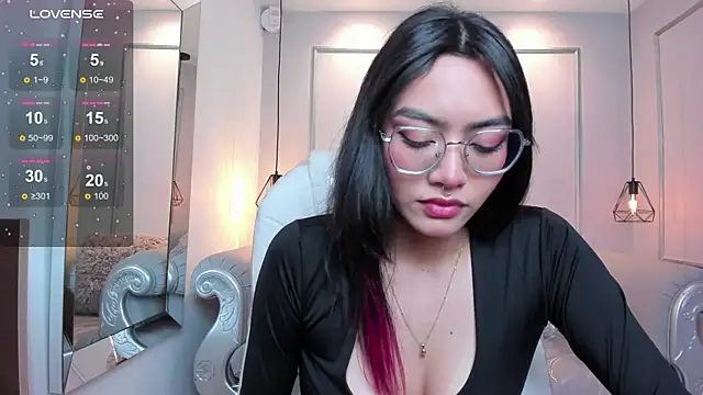 AzuraKindong online show from September 2025 07:21:02 PM