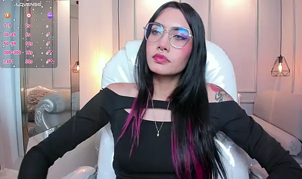AzuraKindong online show from October 2025 07:39:02 PM