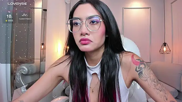 AzuraKindong online show from September 2025 07:13:01 PM