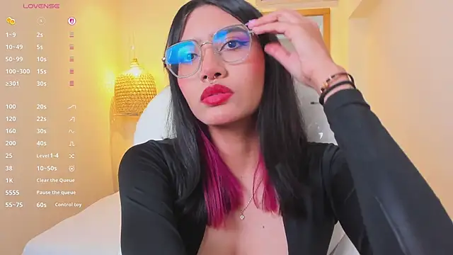 AzuraKindong online show from March 2026 07:51:01 PM