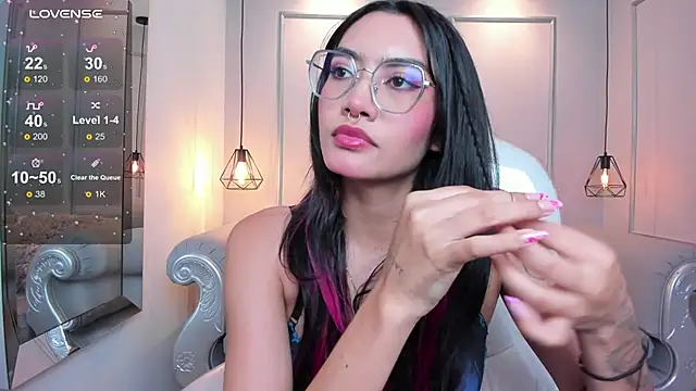 AzuraKindong online show from September 2025 07:25:02 PM
