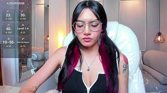 AzuraKindong online show from November 2025 07:25:01 PM