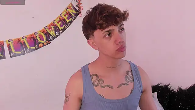 Snapshot of Tomy_Rox chatting on October 2025 09:22:02 PM Tomy Rox online show from October 2025 09:22:02 PM