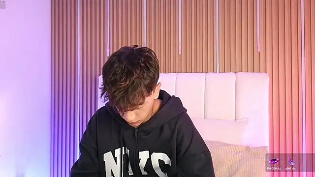 Tomy Rox online show from April 2026 07:42:02 PM