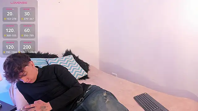 Snapshot of Tomy_Rox chatting on November 2025 06:23:01 PM Tomy Rox online show from November 2025 06:23:01 PM