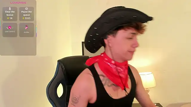 Snapshot of Tomy_Rox chatting on November 2025 08:30:02 PM Tomy Rox online show from November 2025 08:30:02 PM