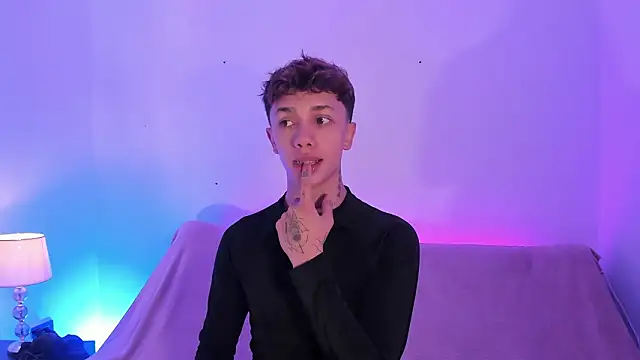 Tomy Rox online show from February 2026 06:18:02 PM