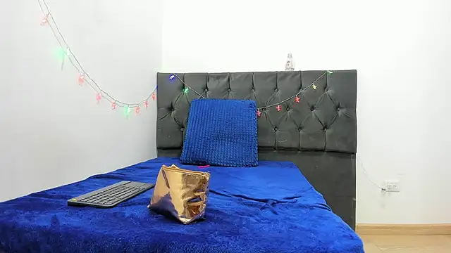 bonnyy26 online show from December 2025 09:19:02 AM