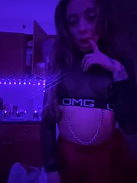 Snapshot of greedybratt chatting on November 2025 06:39:01 AM greedybratt online show from November 2025 06:39:01 AM