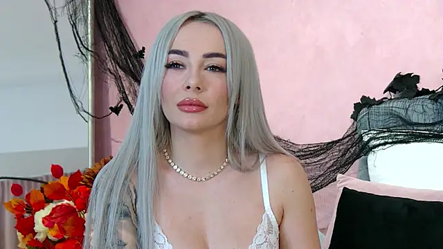 Snapshot of FrancescaMcGray chatting on October 2025 07:07:01 AM FrancescaMcGray online show from October 2025 07:07:01 AM