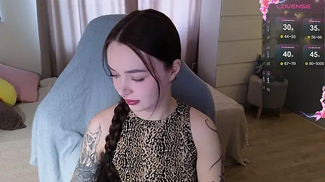 kate leoo online show from March 2026 12:39:02 PM