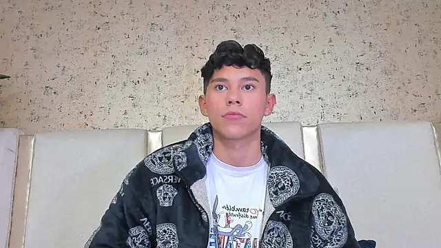 Snapshot of Angel_esteban_fx chatting on March 2025 03:43:01 AM Angel esteban fx online show from March 2025 03:43:01 AM