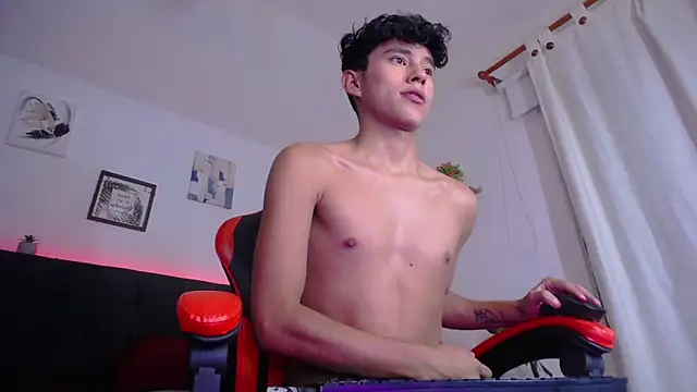 Snapshot of Angel_esteban_fx chatting on October 2025 03:51:02 AM Angel esteban fx online show from October 2025 03:51:02 AM