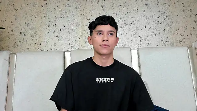 Snapshot of Angel_esteban_fx chatting on March 2025 03:41:02 AM Angel esteban fx online show from March 2025 03:41:02 AM