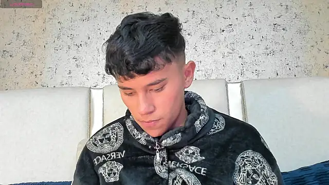 Snapshot of Angel_esteban_fx chatting on March 2025 03:50:01 AM Angel esteban fx online show from March 2025 03:50:01 AM