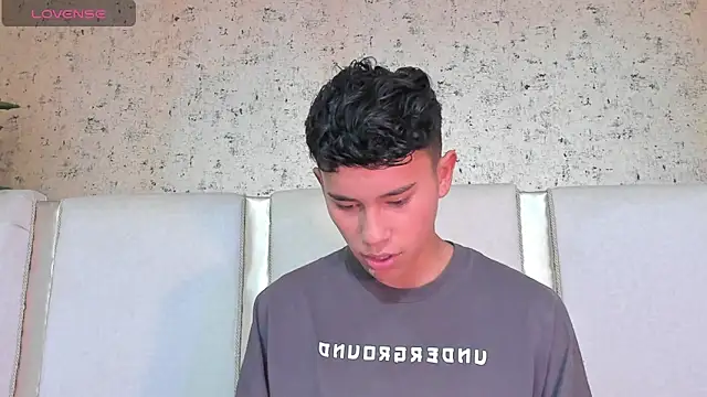 Snapshot of Angel_esteban_fx chatting on March 2025 03:47:01 AM Angel esteban fx online show from March 2025 03:47:01 AM