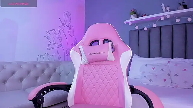 atenea jones online show from December 2025 07:31:01 PM