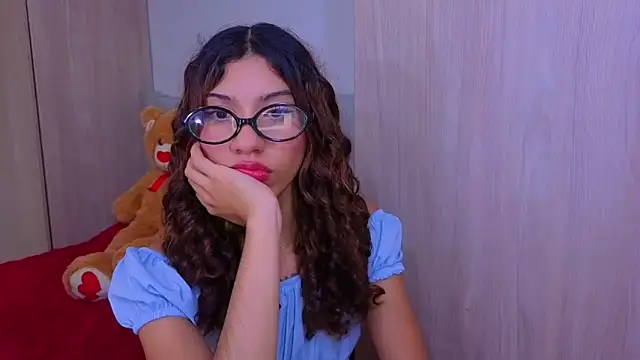 atenea jones online show from May 2026 09:35:02 PM