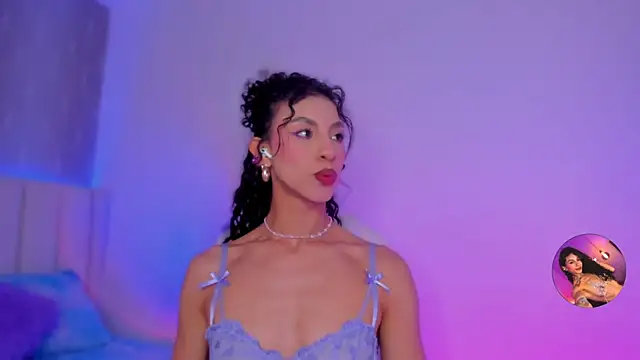 MiissCharlotte online show from November 2025 01:32:02 AM