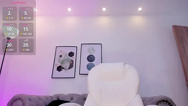 Aida adams online show from November 2025 07:18:02 PM