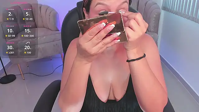 Aida adams online show from October 2025 03:24:02 PM