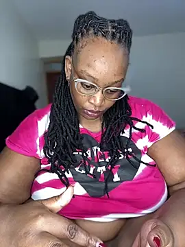 MsWhiteChocolatte online show from July 2026 10:22:01 AM