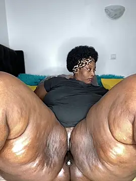 MsWhiteChocolatte online show from April 2026 05:30:02 PM