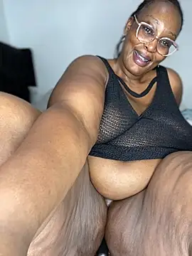 Snapshot of MsWhiteChocolatte chatting on February 2026 06:54:01 PM MsWhiteChocolatte online show from February 2026 06:54:01 PM