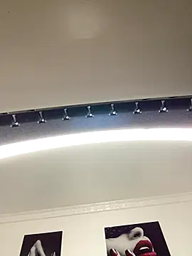 Snapshot of MsWhiteChocolatte chatting on October 2025 09:20:02 AM MsWhiteChocolatte online show from October 2025 09:20:02 AM