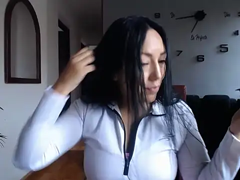 Laura martin  online show from May 2026 11:46:02 AM