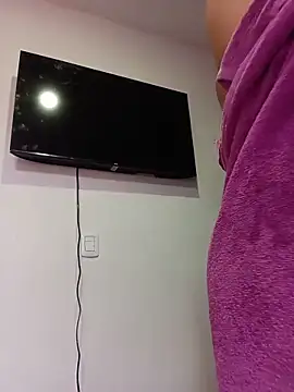 Laura martin  online show from June 2026 11:43:02 AM