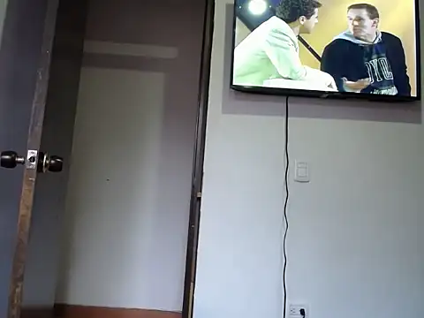 Laura martin  online show from November 2025 09:30:02 PM