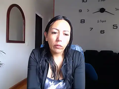 Laura martin  online show from February 2026 01:22:02 PM